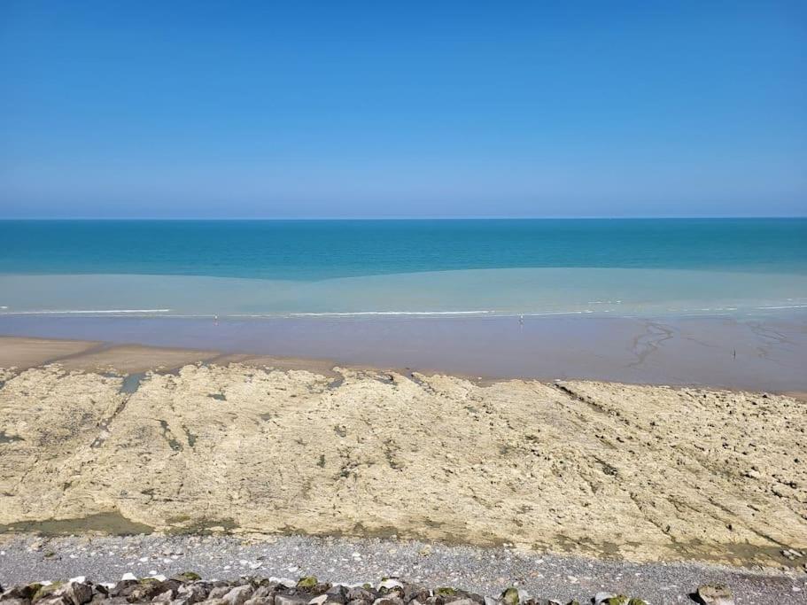 Appartement Vue Mer A 100 M De La Plage 얼트 외부 사진